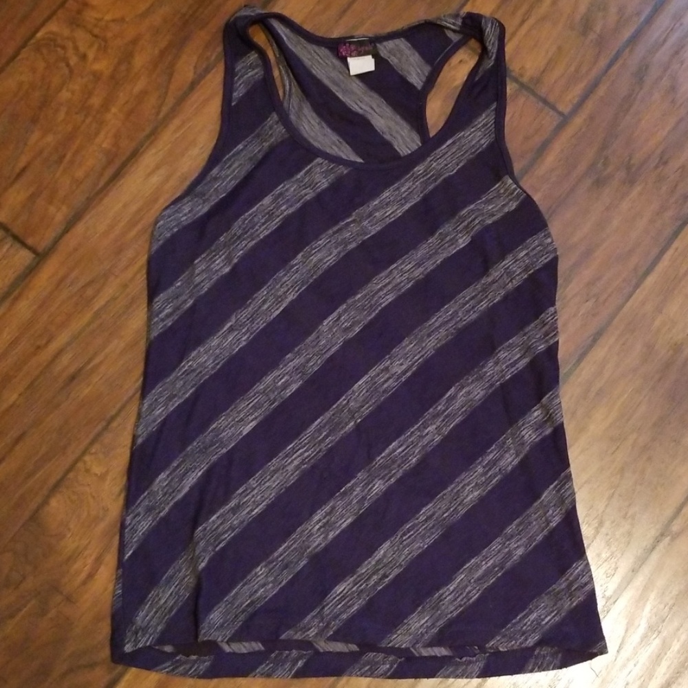 Juniors tank top